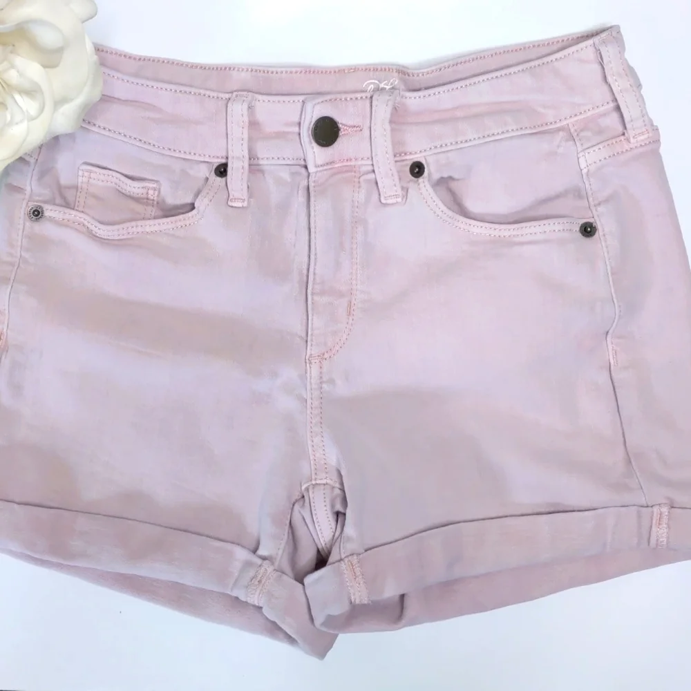 Universal Thread Pinkish Jean Shorts Size 2/26